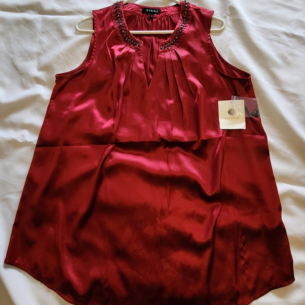 Jessica sleeveless top. Size 16 , red burgundy color.